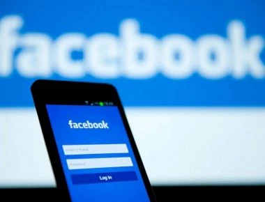 Facebook: Κέρδη 5 δισ. δολαρίων και 13% αύξηση χρηστών παρά το σκάνδαλο με τη διαρροή προσωπικών στοιχείων